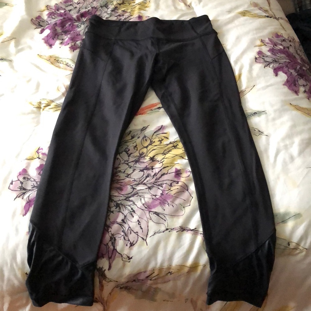 Lululemon Pace Queens Crops